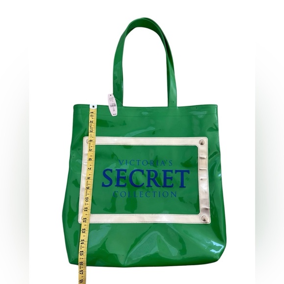 Victoria Secrets Vinyl Tote Bag Green w/Gold Lining & Animal Print Lining - Picture 7 of 9